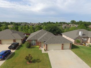 1205 Deer Run Dr, Norman, OK 73071