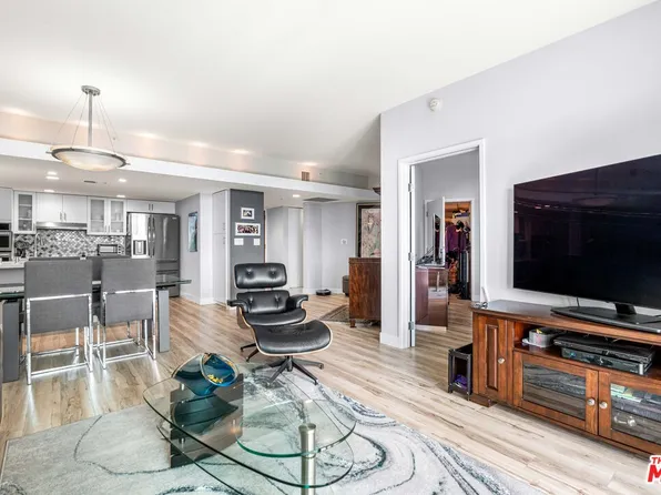 13700 Marina Pointe Dr, Marina Del Rey, CA