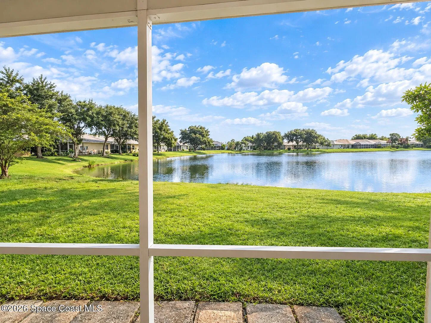 3 bed, 1962 sqft, $2,650 — Photo 2