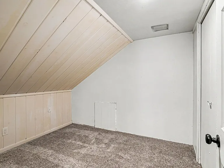 1108 E Robert St — Photo 19