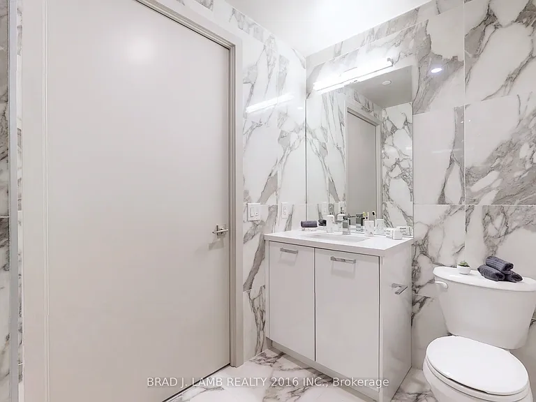 195 McCaul St #1014 — Photo 17