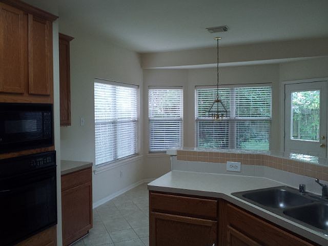 2nd image of 4006 Stonehurst Dr
