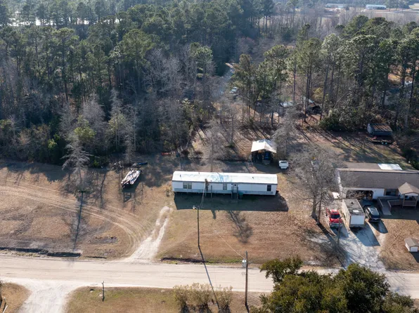 143 Wildcat Pond Road, Hubert, NC 28539