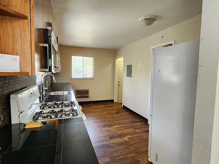 1225 Upham St — Photo 7