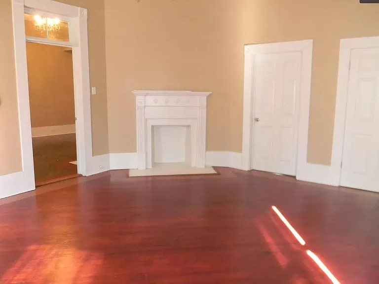 903 E Washington Ave — Photo 13