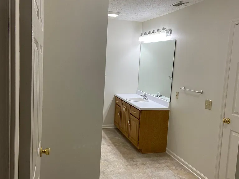 409 Spring Ave NW — Photo 9