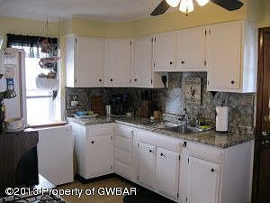3rd image of 335 Shoemaker St