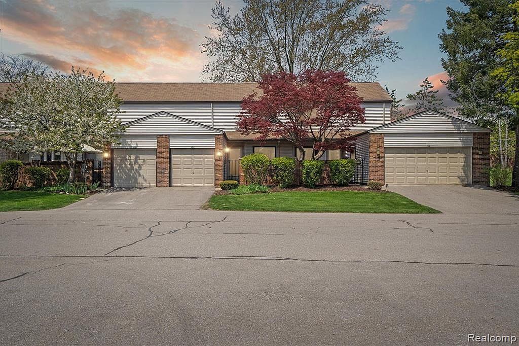 1104 Willow Grove Ct, Rochester, MI 48307 Zillow