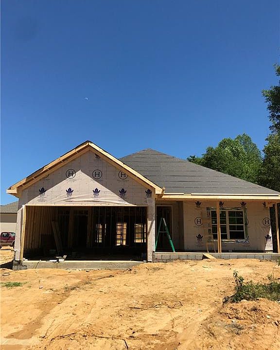 1st image of 2209 Waterford Cir
