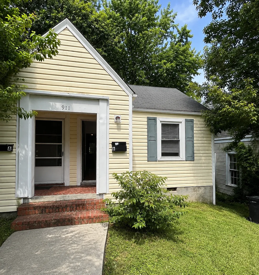 2 bed, 900 sqft, $1,700 — Photo 1