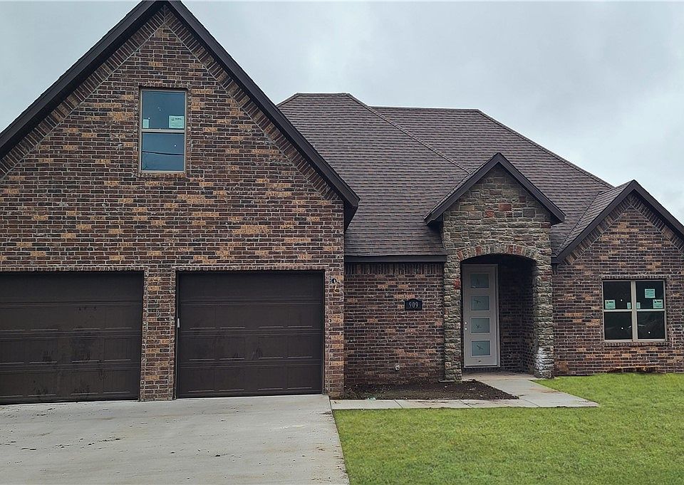 2nd image of 805 Lawlis Rd