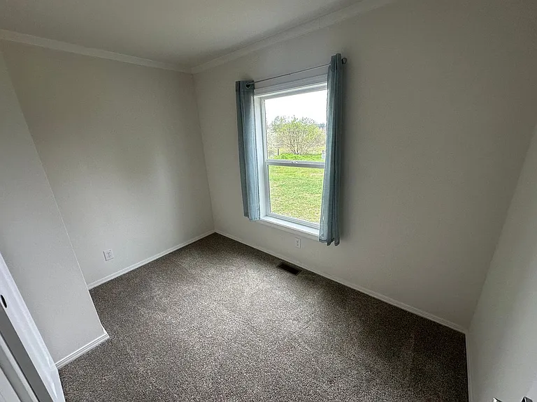 11925 Hillcrest Dr SE — Photo 12