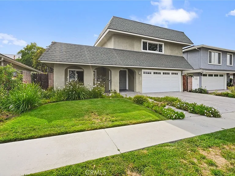 6215 Hesperia Ave — Photo 1