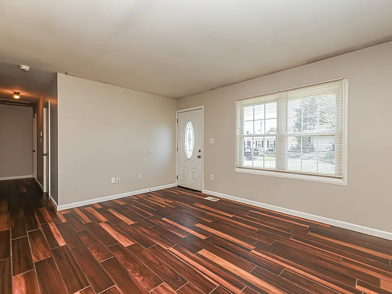 1240 Berwald Dr — Photo 5