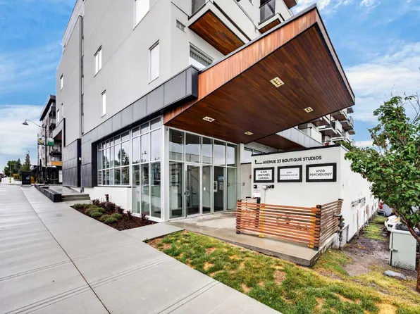 3450 19th St SW #207, Calgary, AB T2T 6V7
