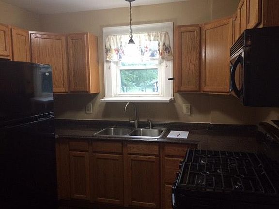 4th image of 1851 Whychwood Dr