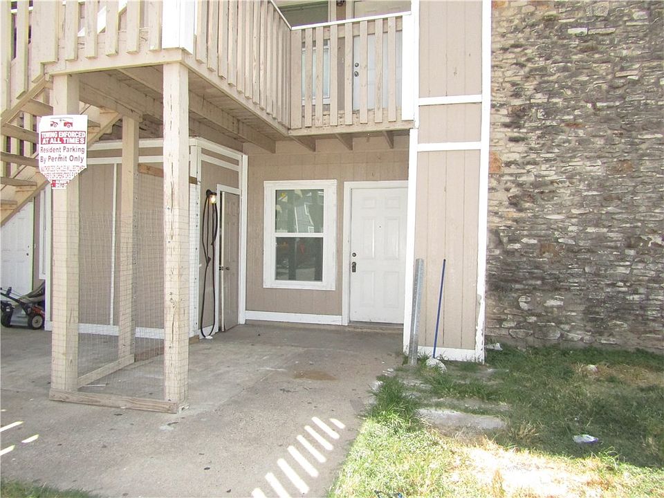 1st image of 10212 Brownie Dr APT B