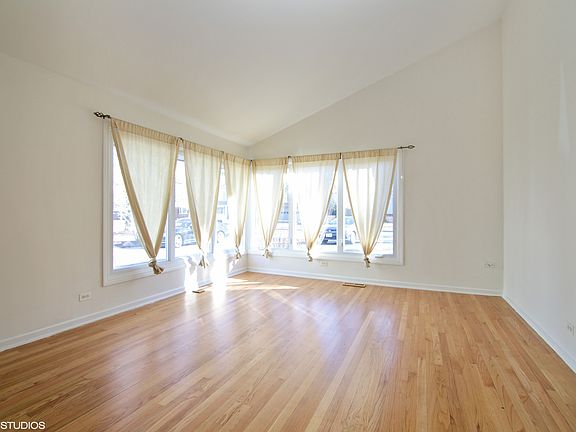 5th image of 1344 Cavell Ave