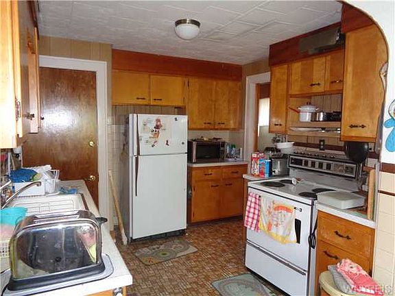 4th image of 24 Delton St