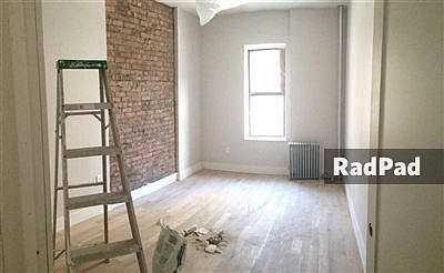5th image of 344 Roebling St