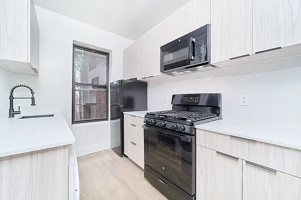 Rented by Living New York | media 25