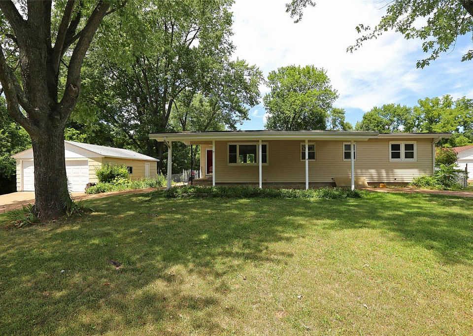 1st image of 11391 De Runtz Ave