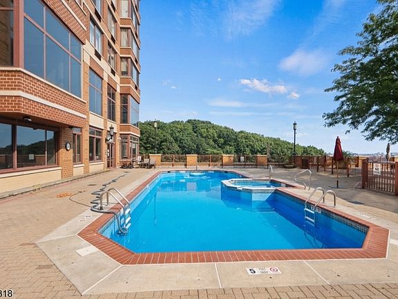 3rd image of 100 Old Palisade Rd APT 1116