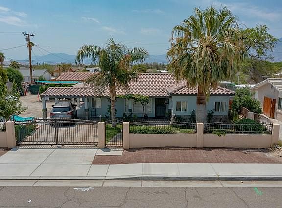 5th image of 66301 Estrella Ave