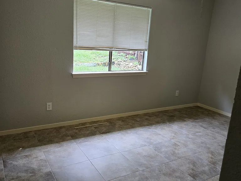 Teaberry Dr — Photo 18