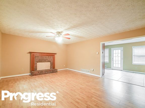 5th image of 513 Robin Hood Dr