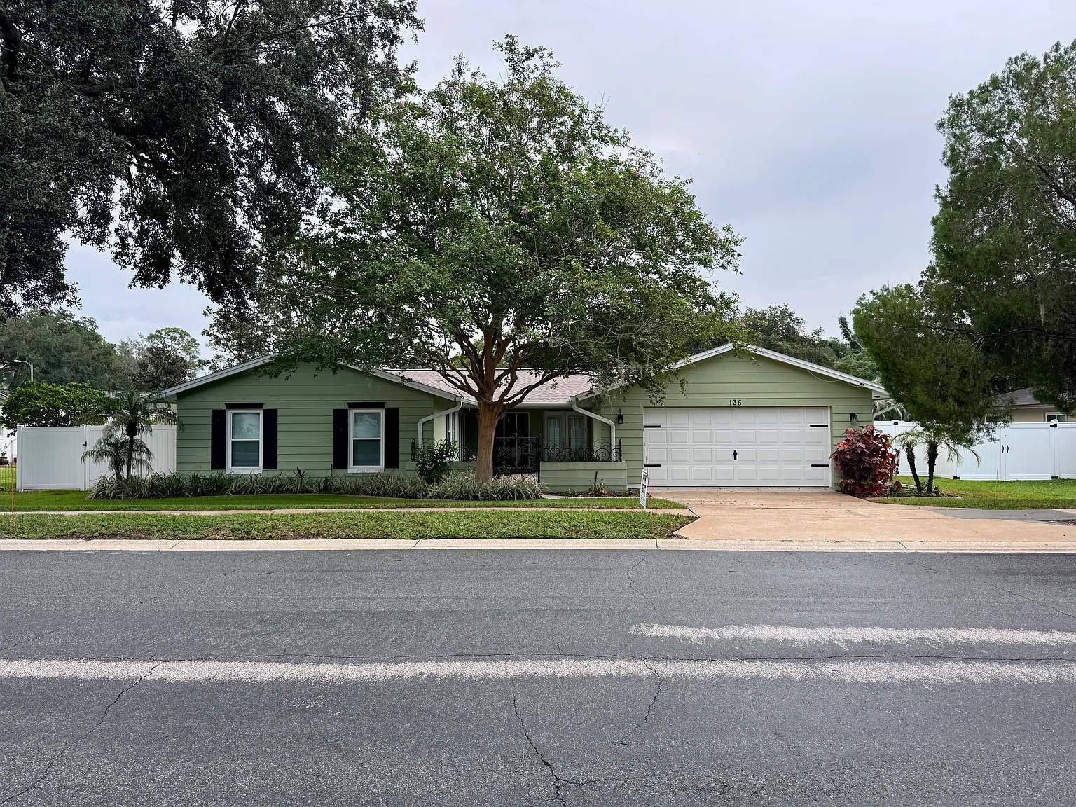 3 bed, 2.5 bath, 1774 sqft, $3,350 — Photo 1