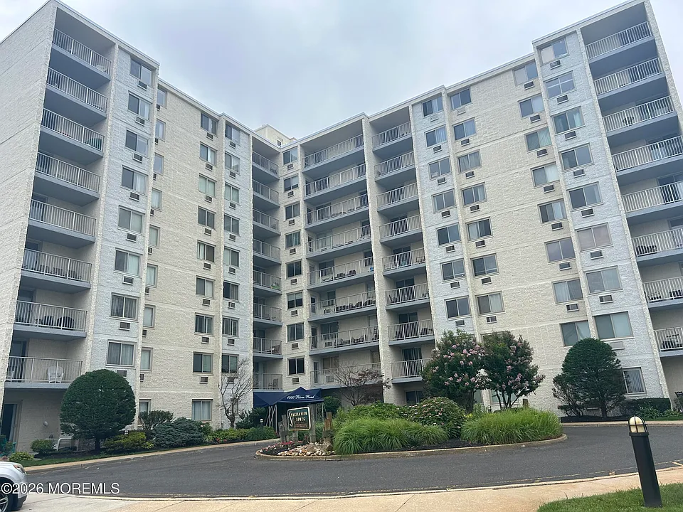 1000 River Rd #3K
