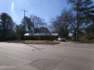 301 Mcgirts Bridge Road, Laurinburg, NC 28352