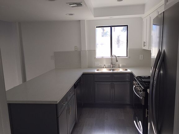 4th image of 1132 18th St #1132