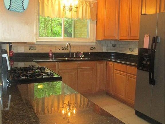 4th image of 185 Walton Dr