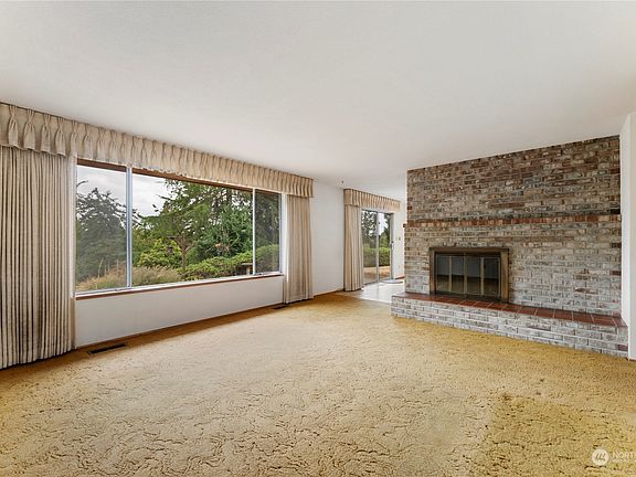4th image of 3037 Keel Avenue NE