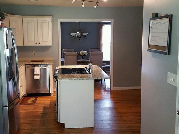 2nd image of 128 Cross Creek Dr