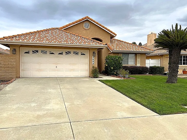 2682 Alegre Ave — Photo 16
