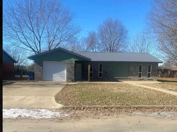 102 Clay Cir, Vinita, OK 74301