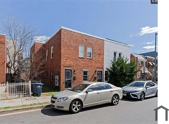 445 20th St NE — Photo 11