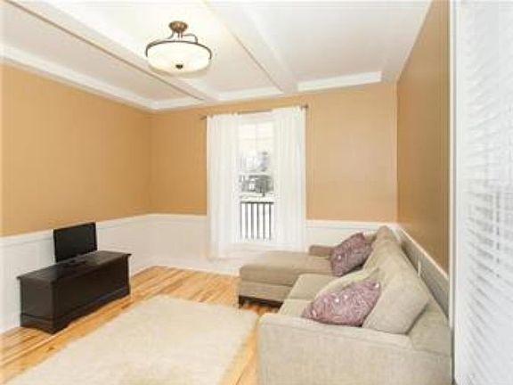 4th image of 1139 Raymond Ave