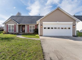 126 S Sunberry Trl, Fletcher, NC 28732