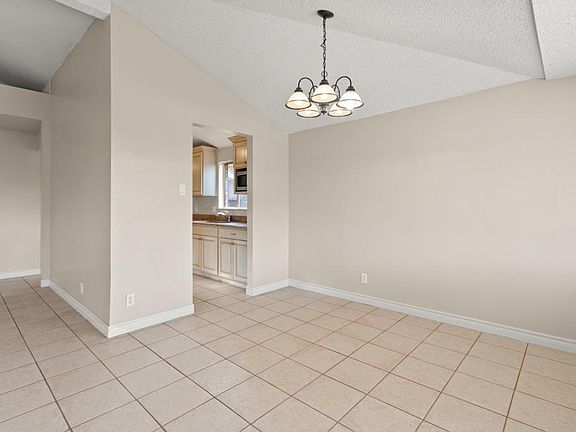 5th image of 926 Agua Caliente Dr #A