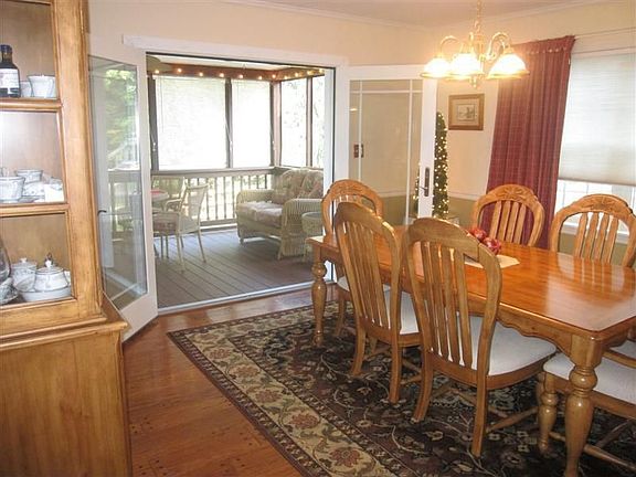 4th image of 1204 Glastonbury Way