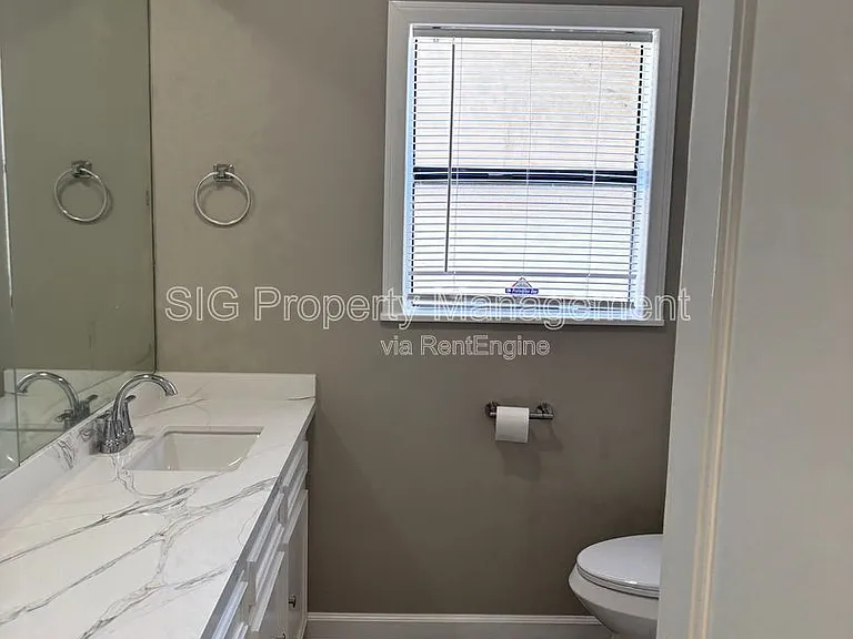 10822 Hartsook St #1 — Photo 13