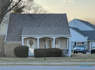 16 Arbor Ct, Perrysburg, OH 43551
