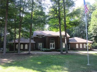 5220 Maplewood Ct, Erie, PA
