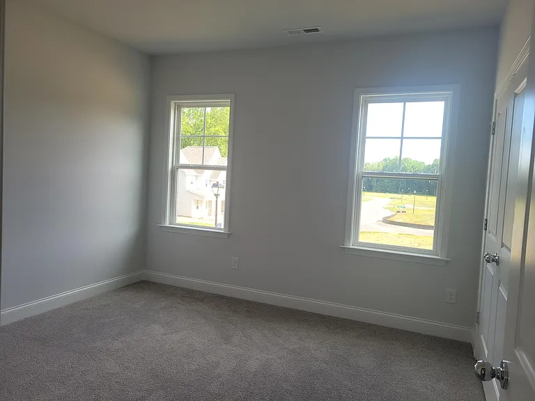 131 Lynnridge Dr — Photo 17
