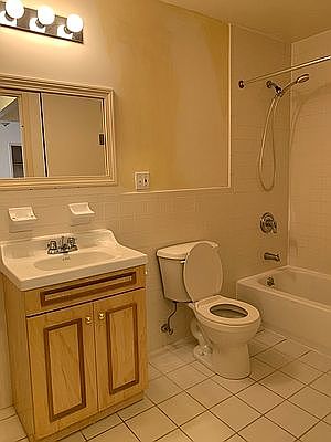 5th image of 28-17 31st St #303