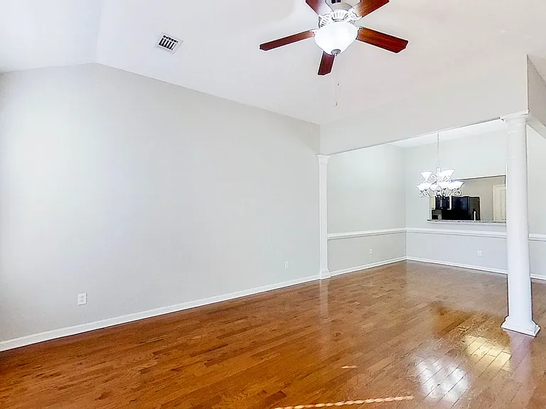 729 Whispering Willow Way — Photo 4